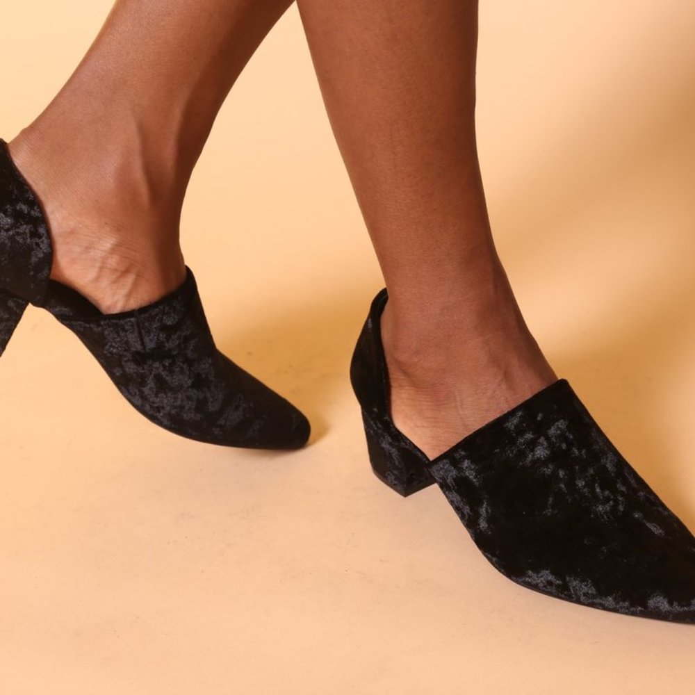 Intentionally Blank Perf Hi Mule Heel